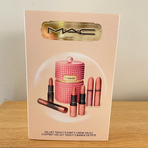 Totally Velvet Teddy Gift Set